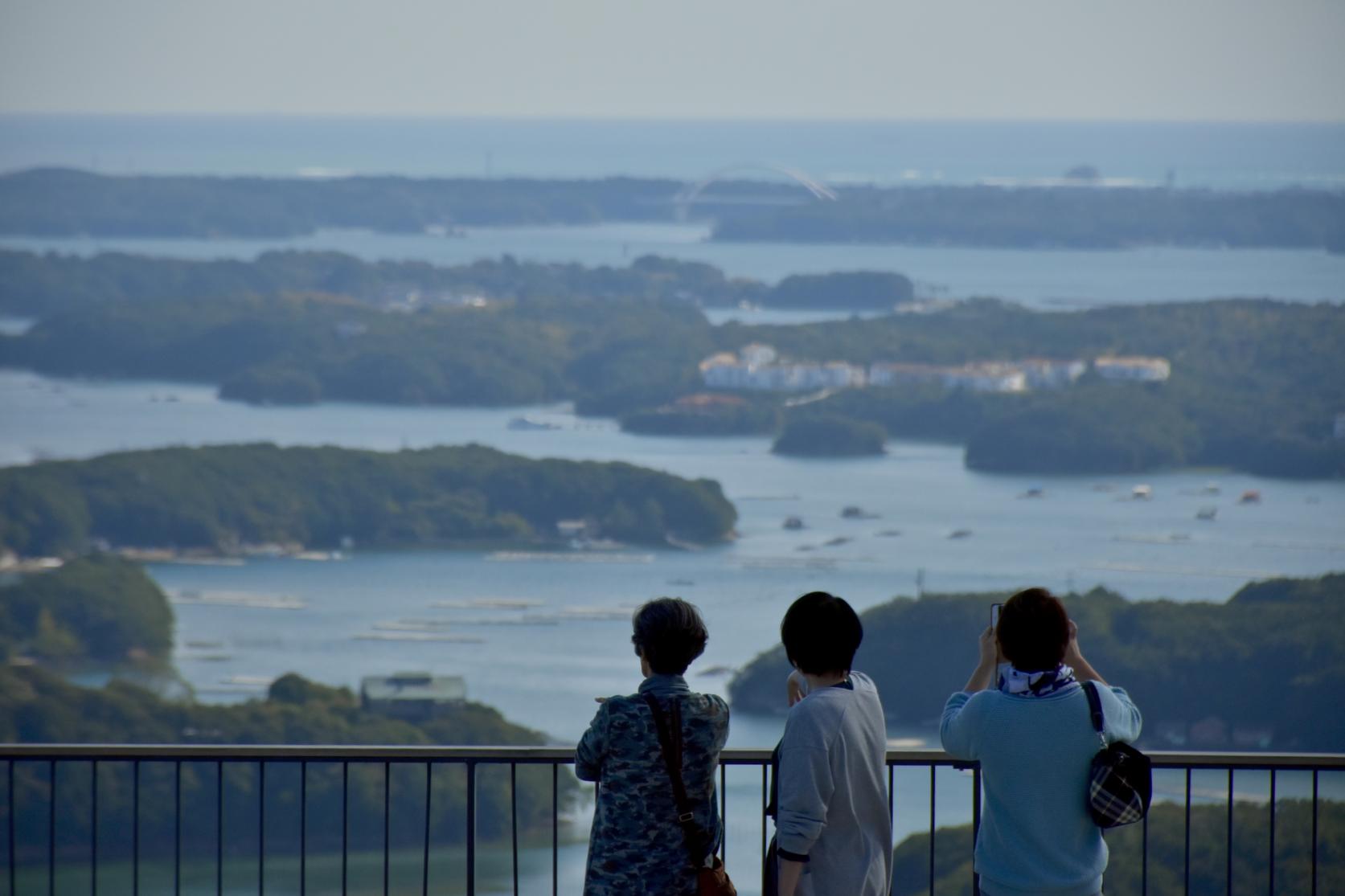 おばさん3人