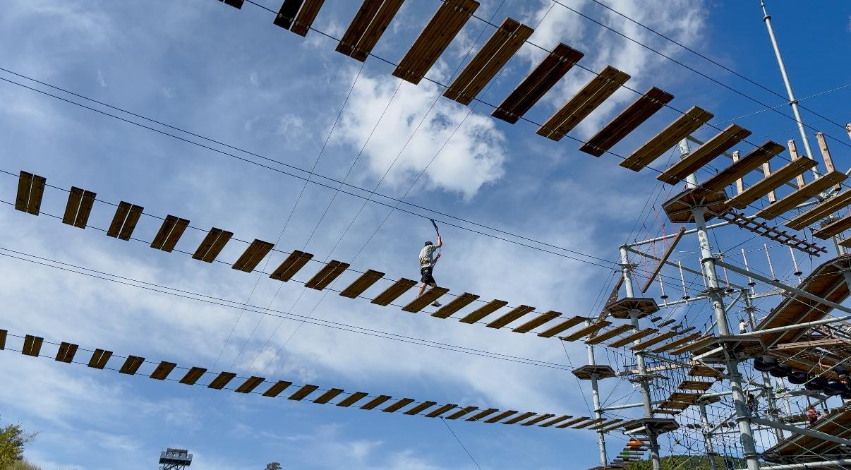 世界最大級スケール！全身で挑む「クライミングタワー」-3