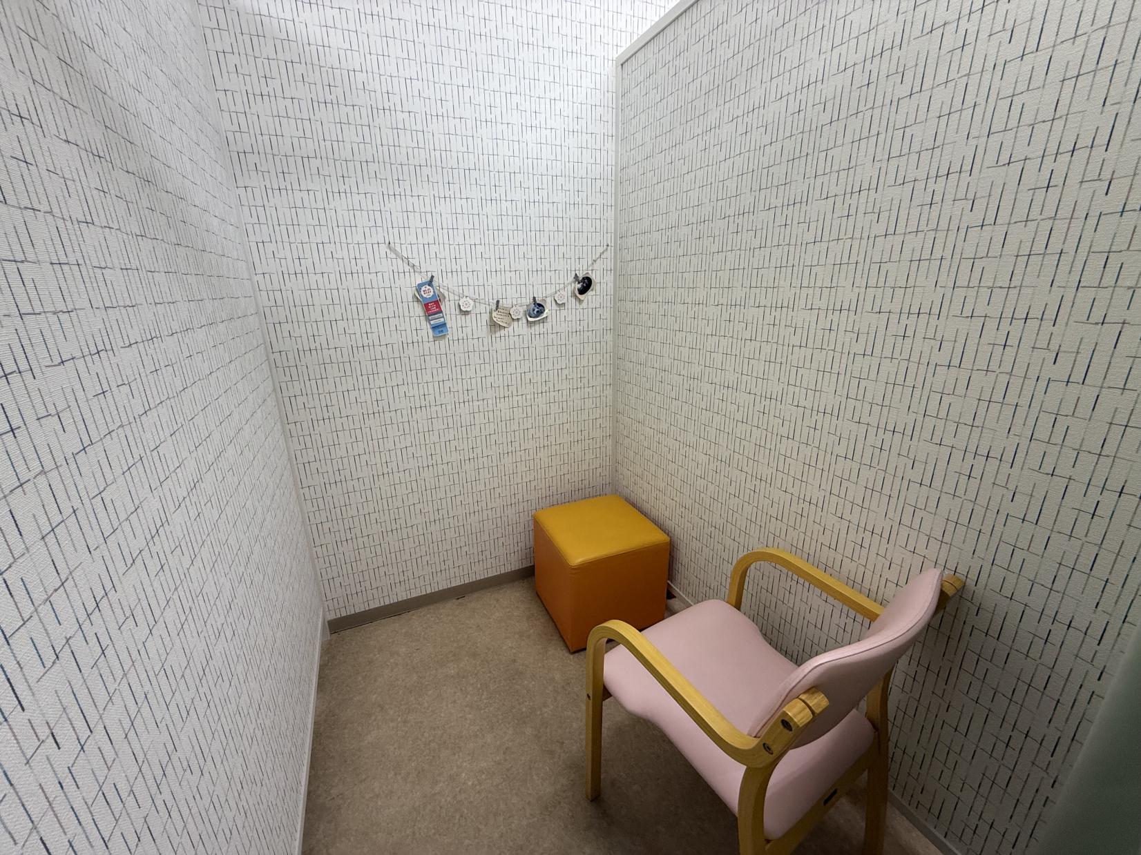 おむつ替え・授乳室-2