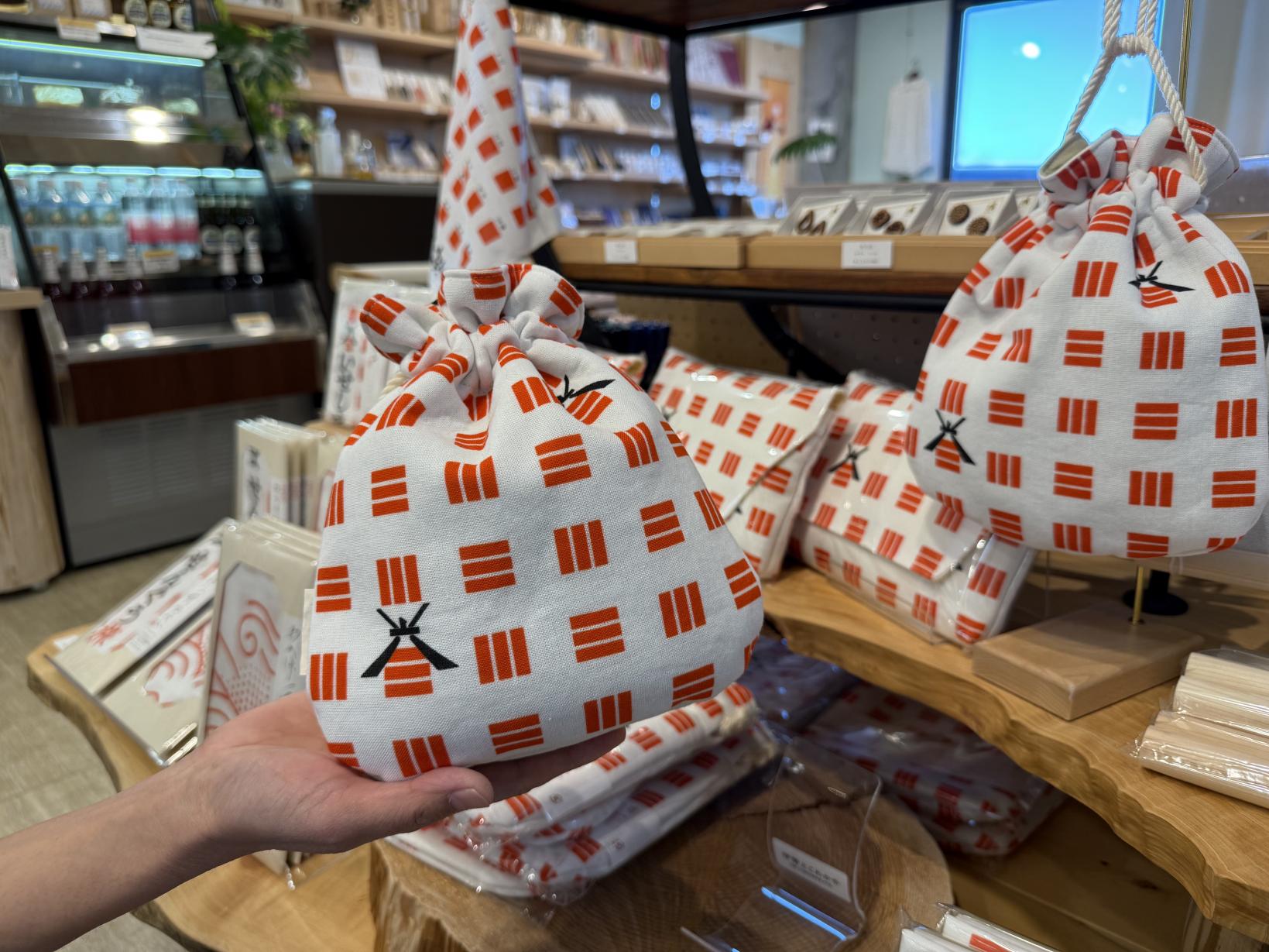 粋な「伊勢木綿」と共に-0