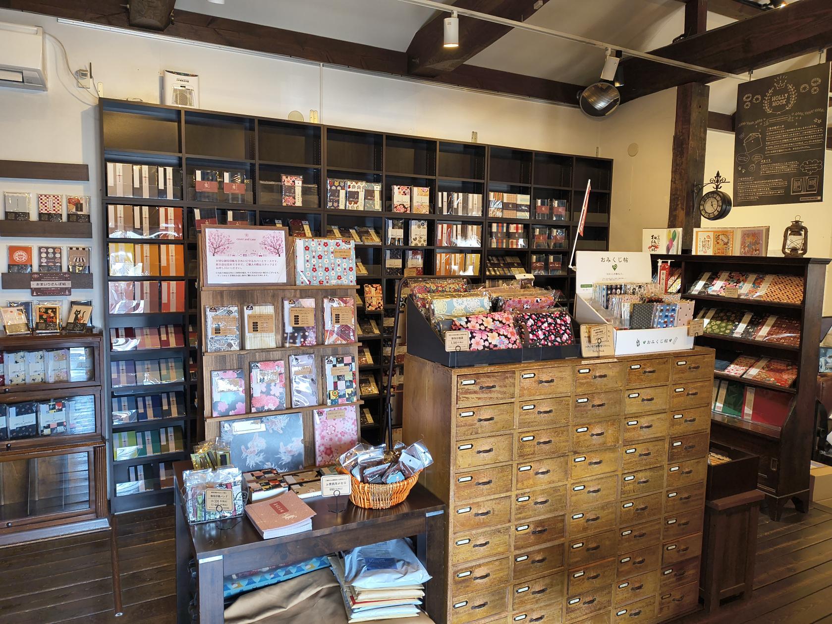 御朱印帳専門店「ホリーホック」｜松阪で個性派の御朱印帳を探すなら外せない専門店-2