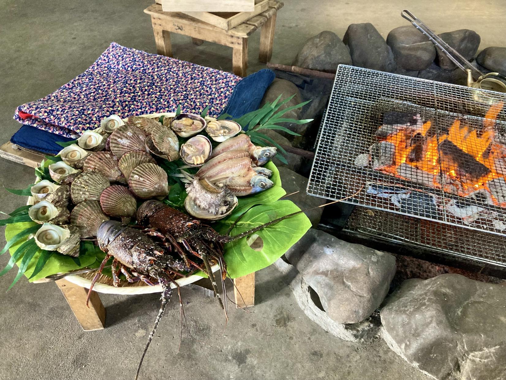 採れたての海の幸を炭火焼きで贅沢に！！-0