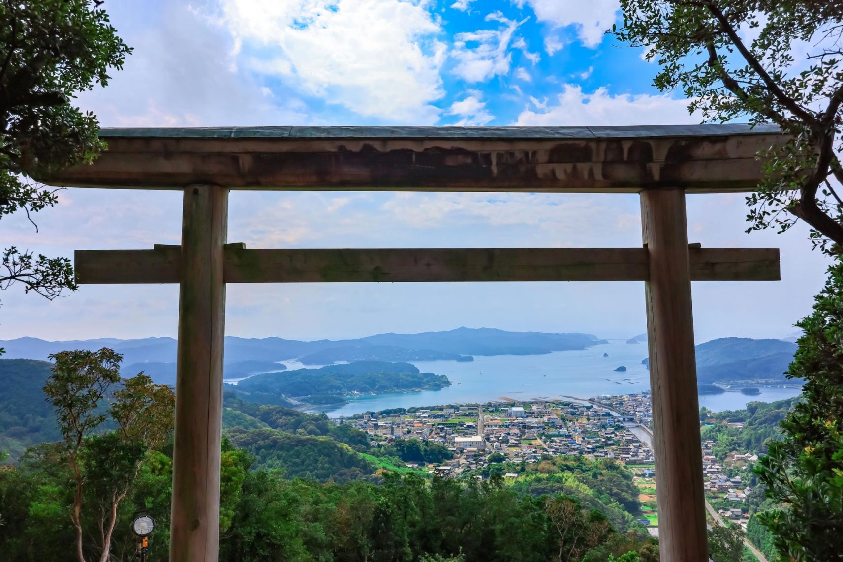 山頂から美しい五ヶ所湾を望む-0