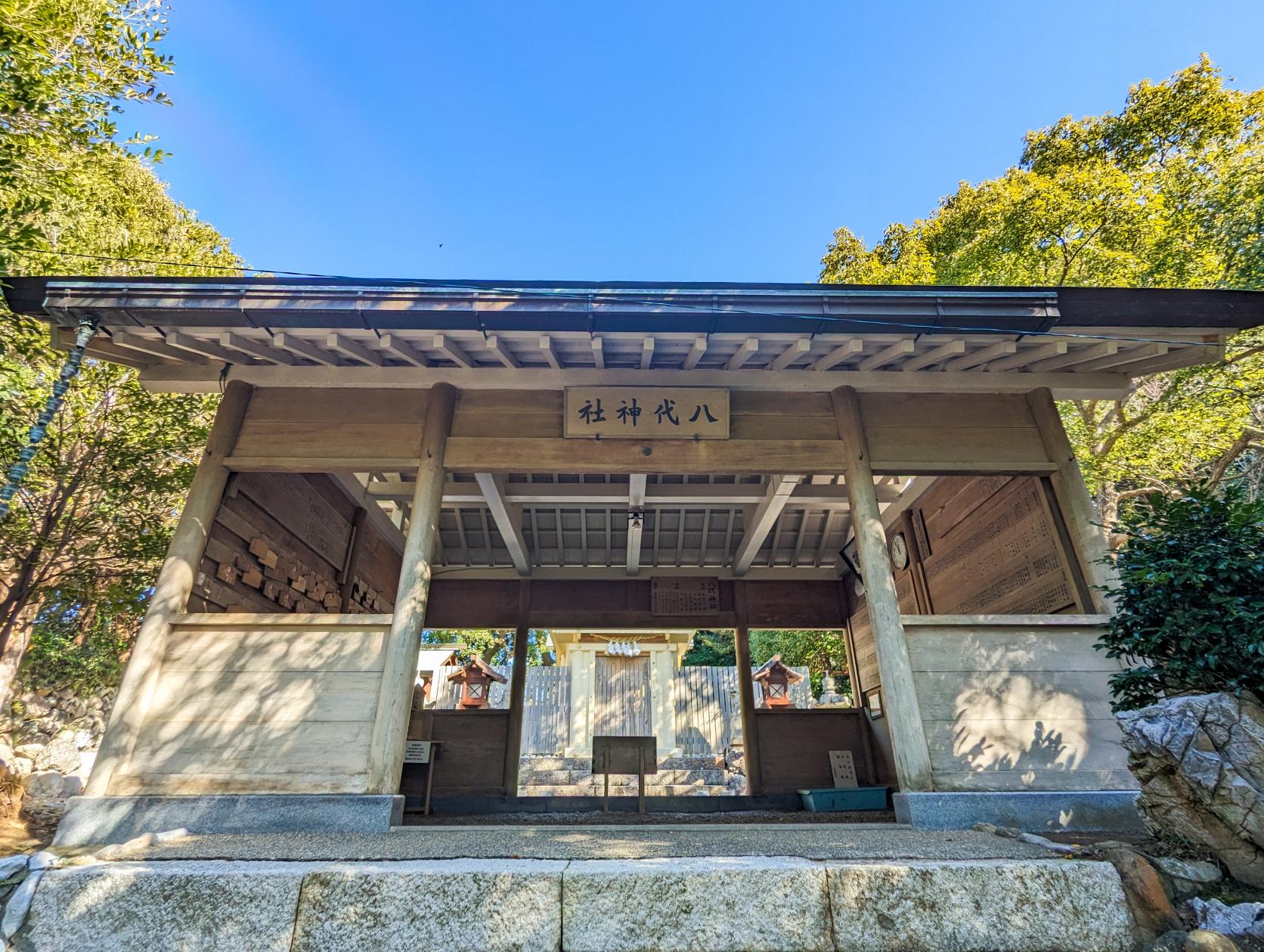 見どころ① 『八代神社』で静けさと澄んだ空気を感じる-3