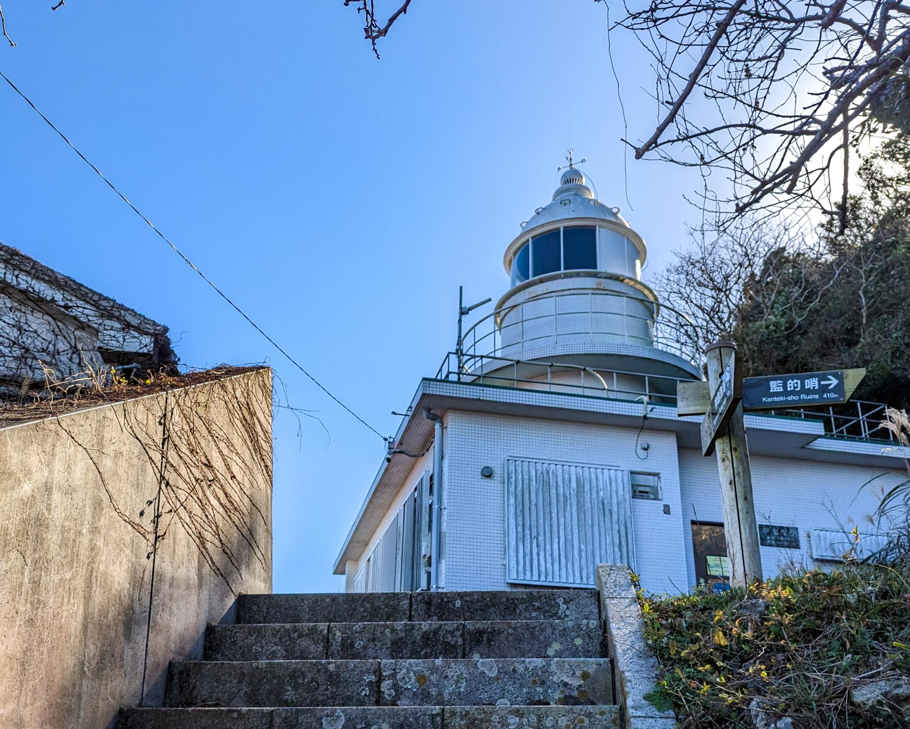 見どころ② 潮騒の舞台『神島灯台』-0