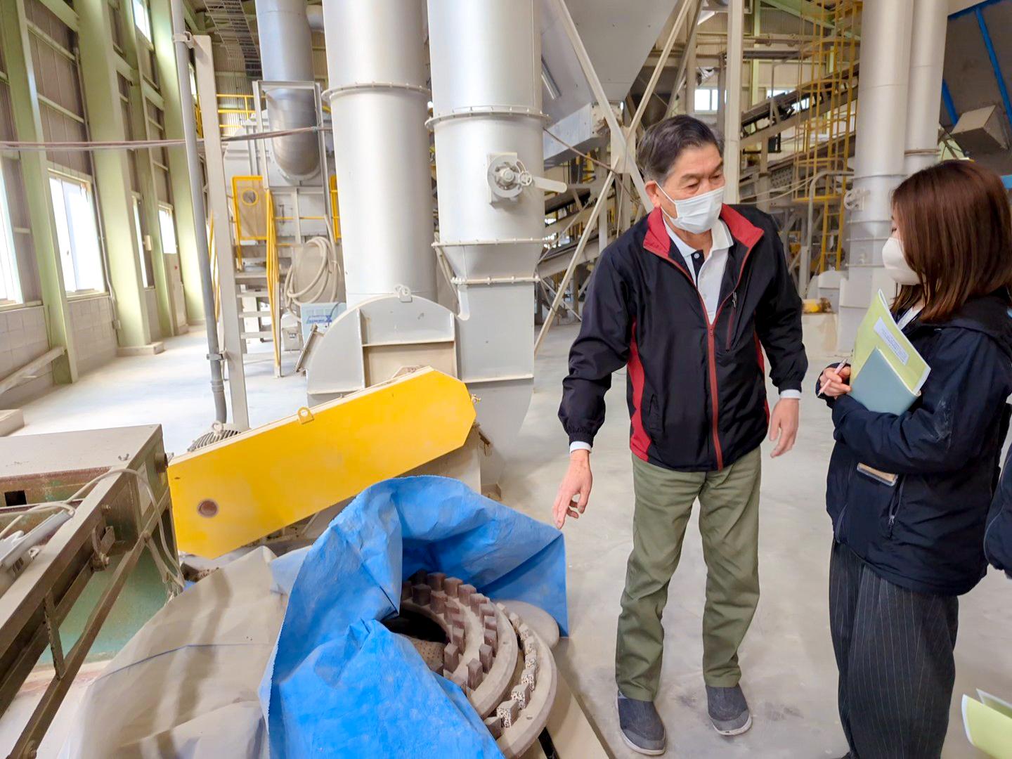 鳥羽カキ殻加工センターを見学-5