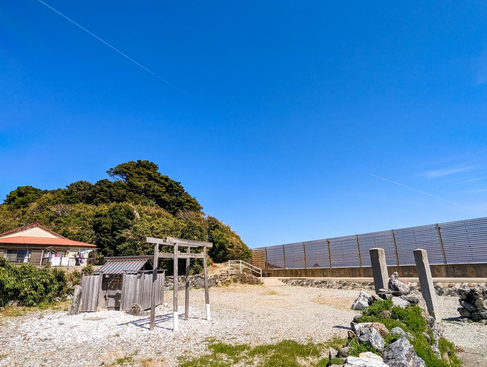 見どころ④ 静かにたたずむ『和具八幡神社』と『大間の浜』-2