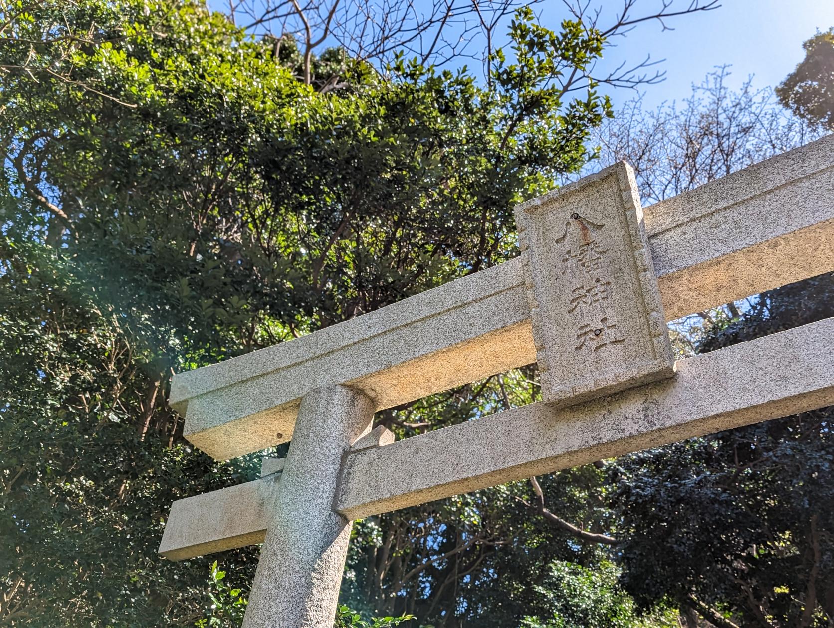 見どころ⑤ 赤い橋と『答志八幡神社』-4