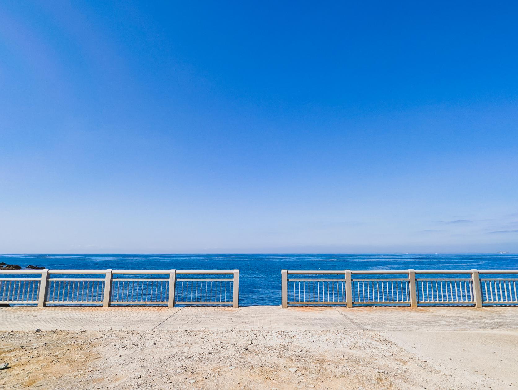 見どころ⑦ 夏の風景を思い出す『白浜海水浴場』-0