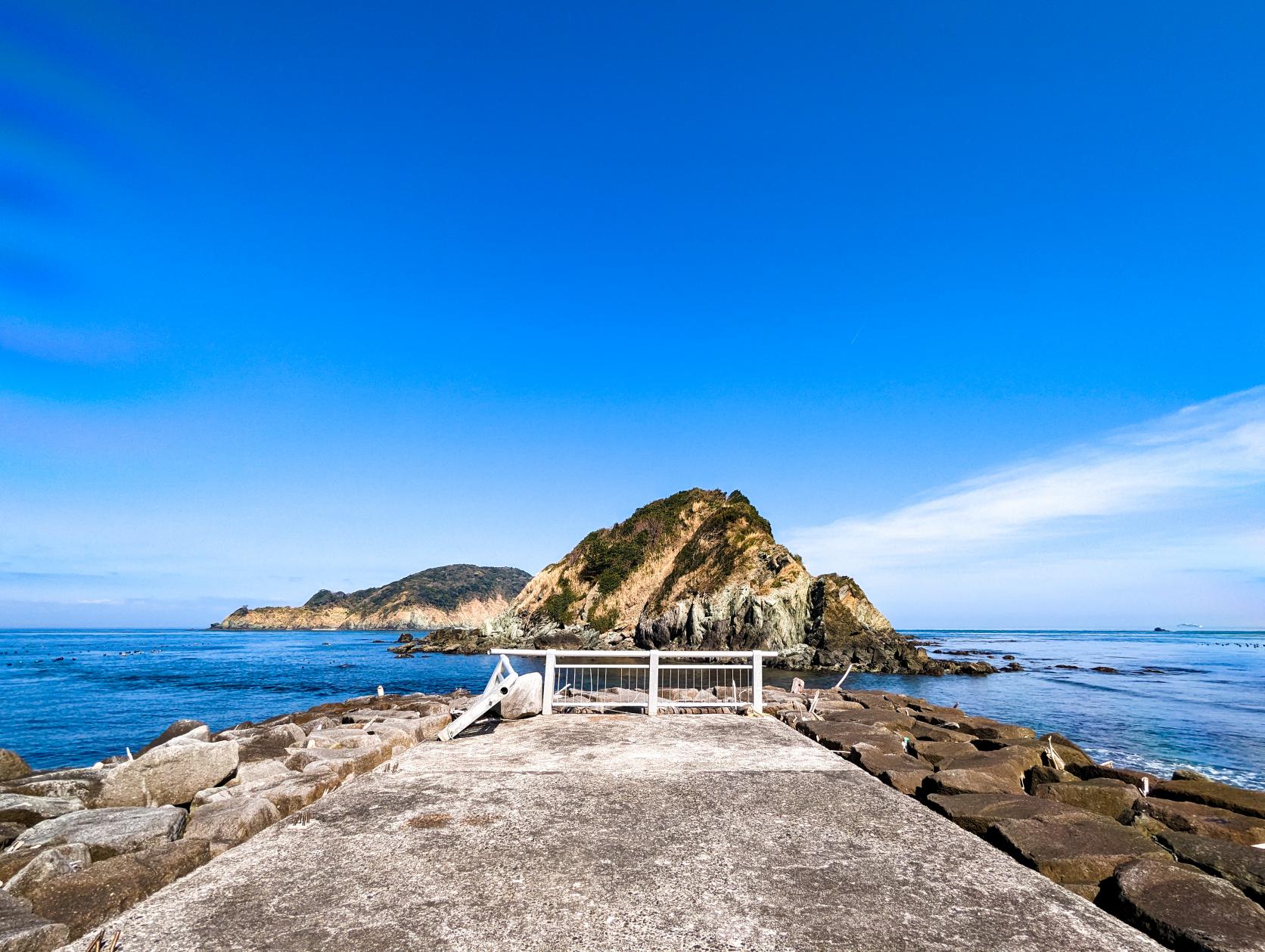 見どころ⑦ 夏の風景を思い出す『白浜海水浴場』-3