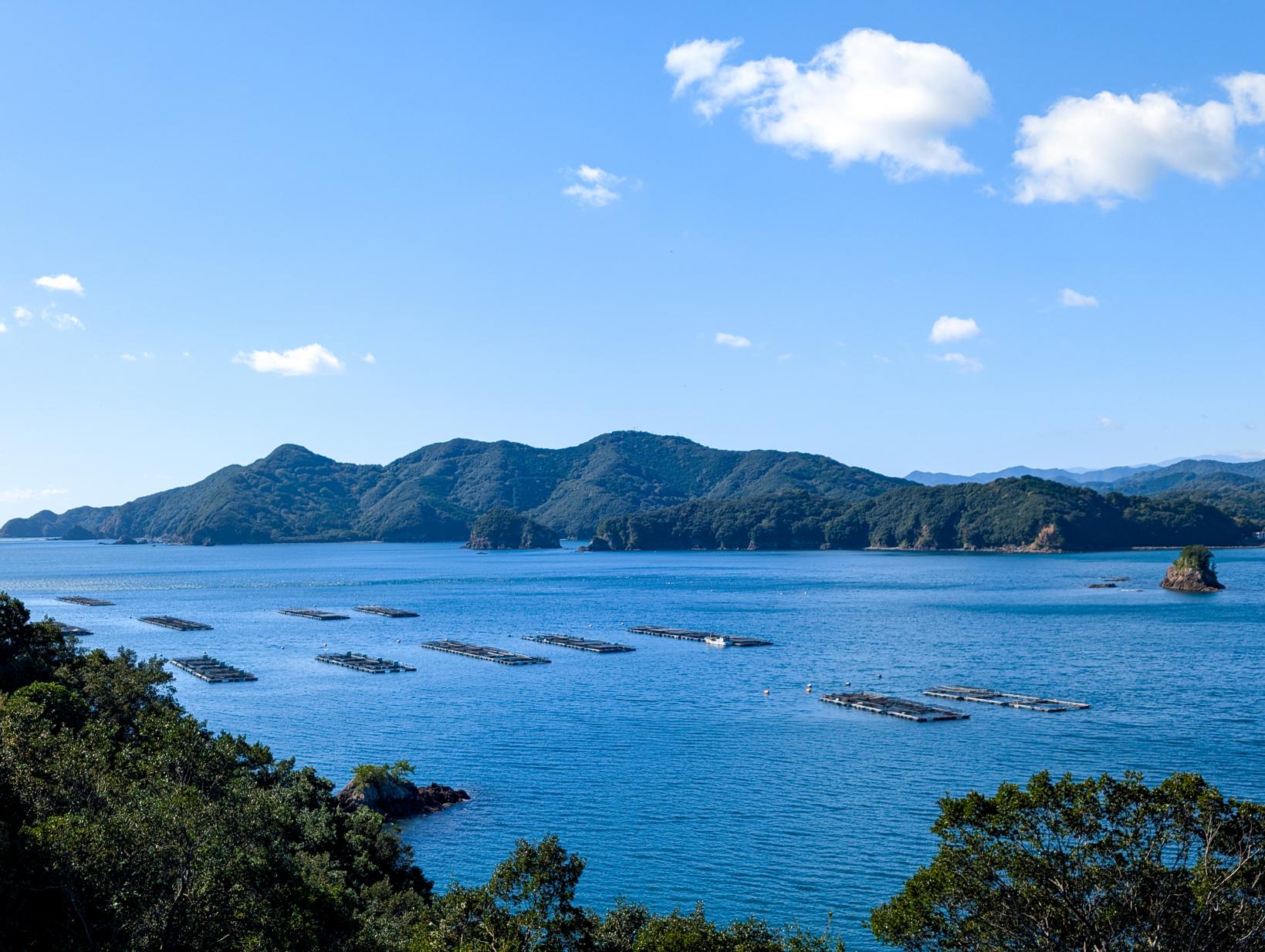 その１　美しいリアス海岸と漁村風景の調和-1