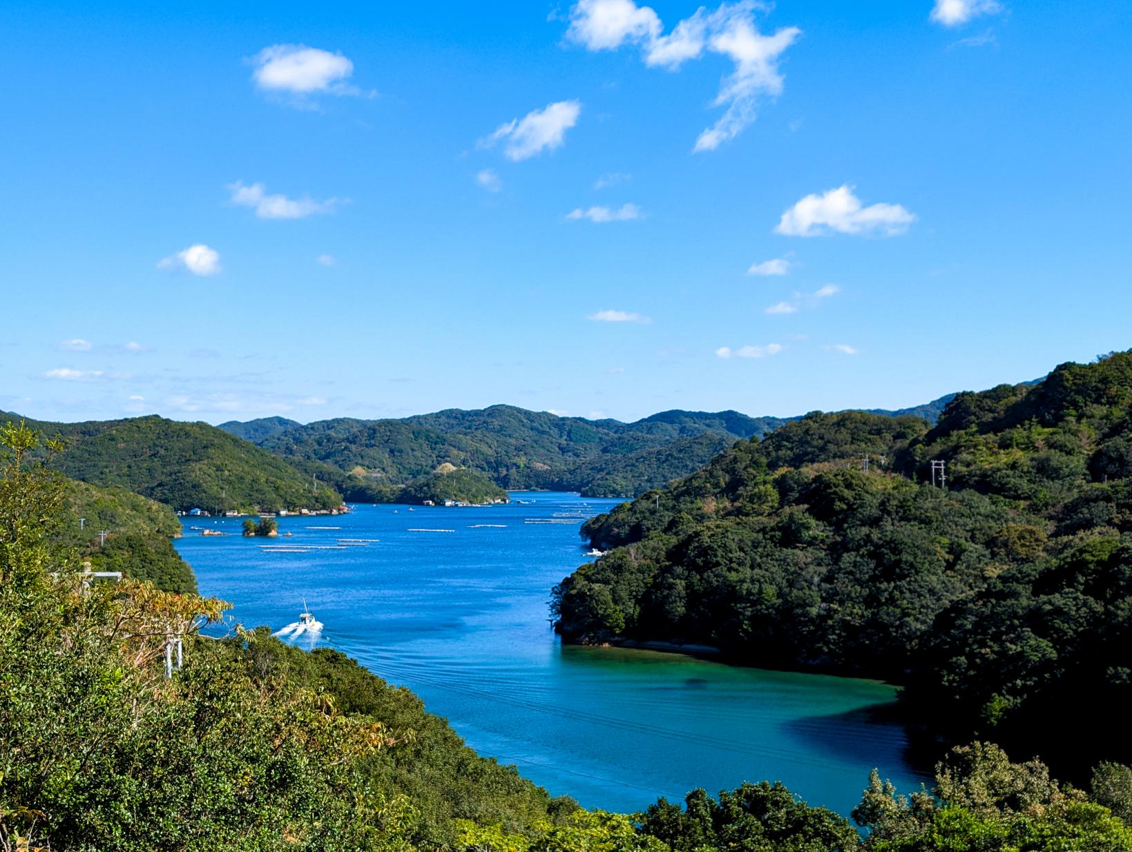 その１　美しいリアス海岸と漁村風景の調和-3