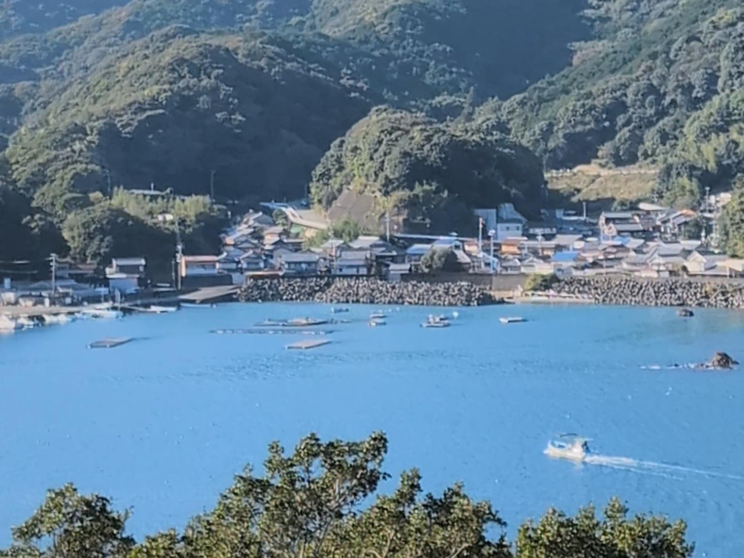 その１　美しいリアス海岸と漁村風景の調和-2
