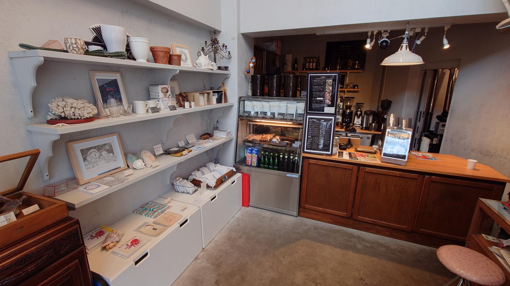 人気のランチメニューはスパイスカレープレート（1,320円）-2