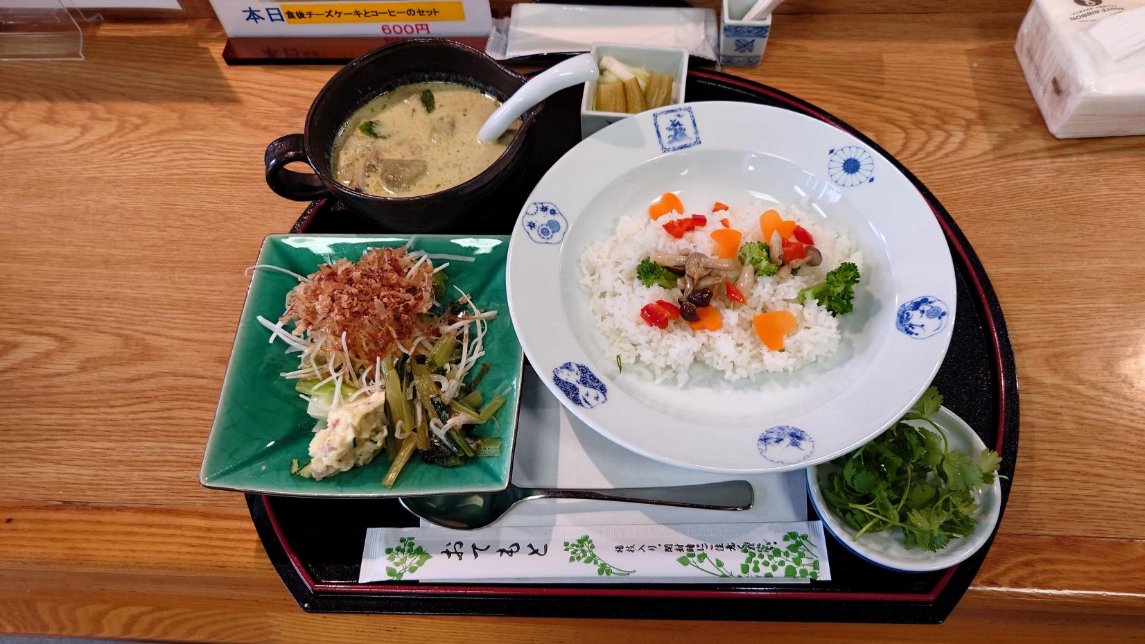 料理人のこだわりが生み出す個性豊かなカレー-0