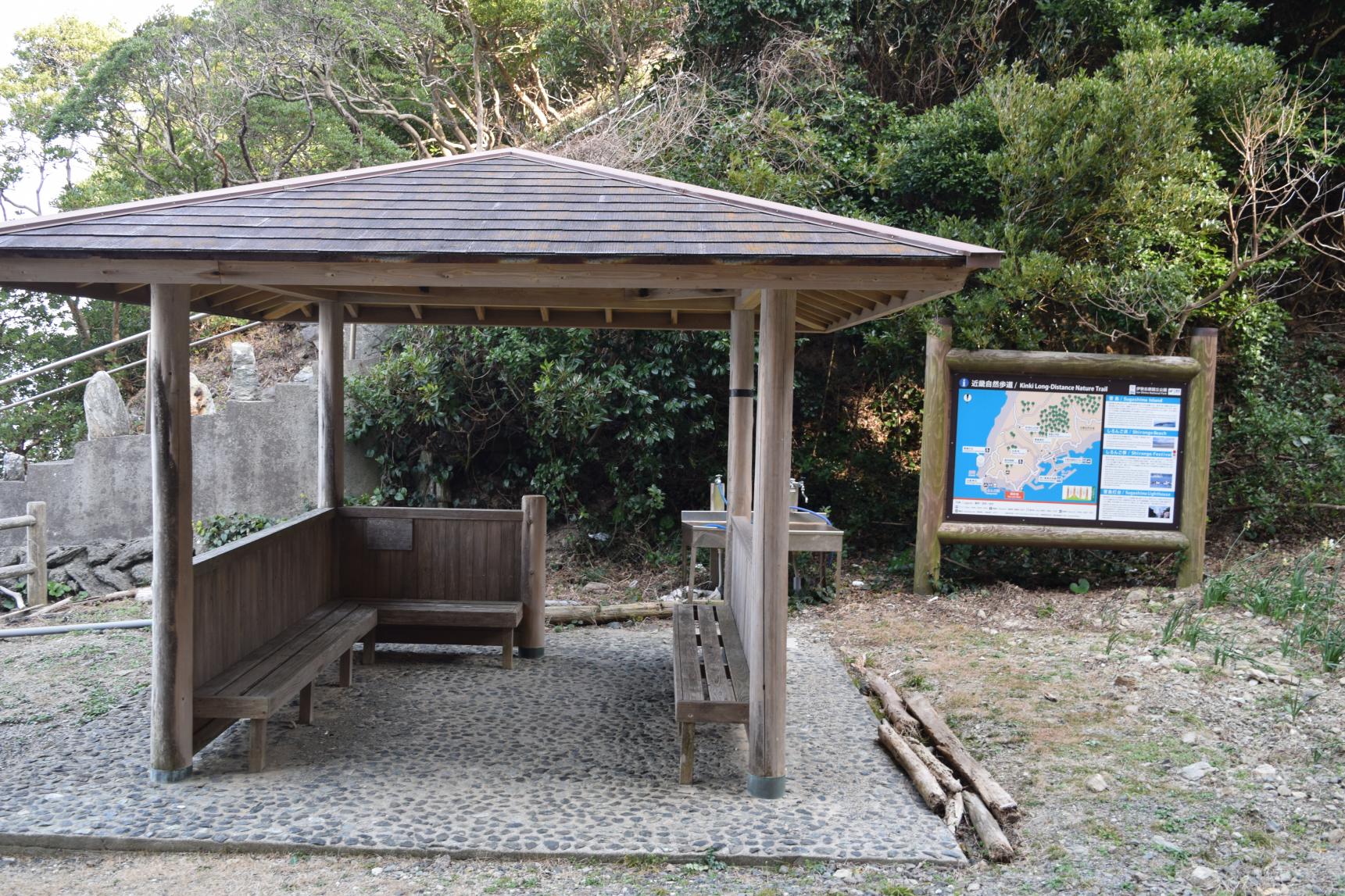 見どころ①しろんご祭が開催される神聖な浜『しろんご浜』-3