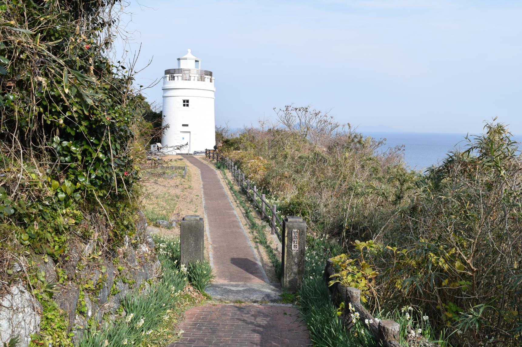 見どころ③日本最古のレンガ灯台『菅島灯台』-0