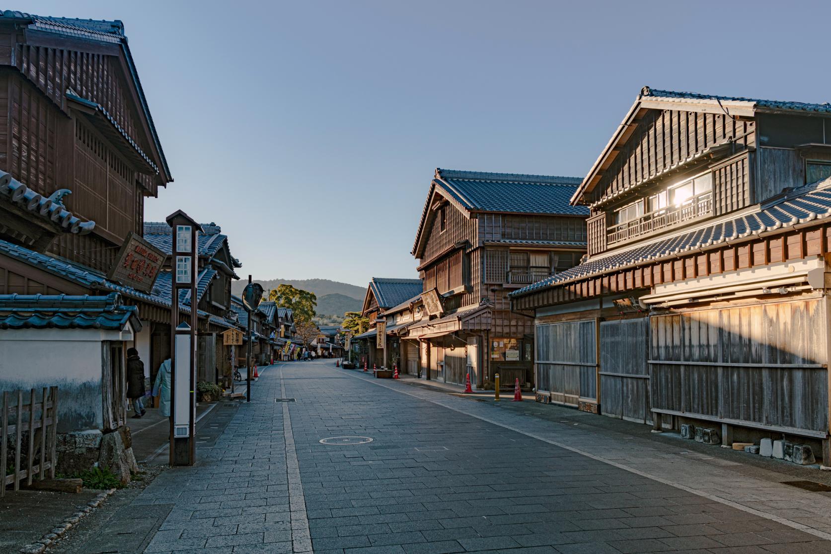 お伊勢さんの鳥居前　おはらい町・おかげ横丁-0