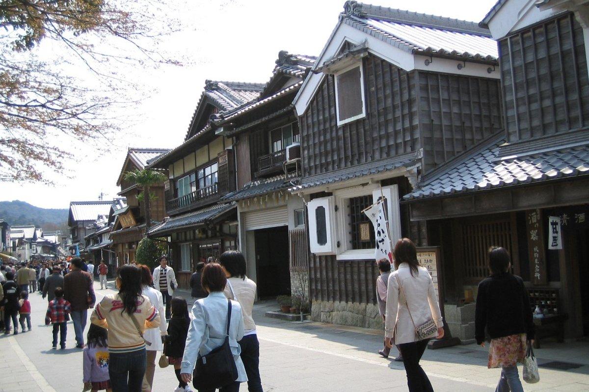 お伊勢さんの鳥居前　おはらい町・おかげ横丁-3