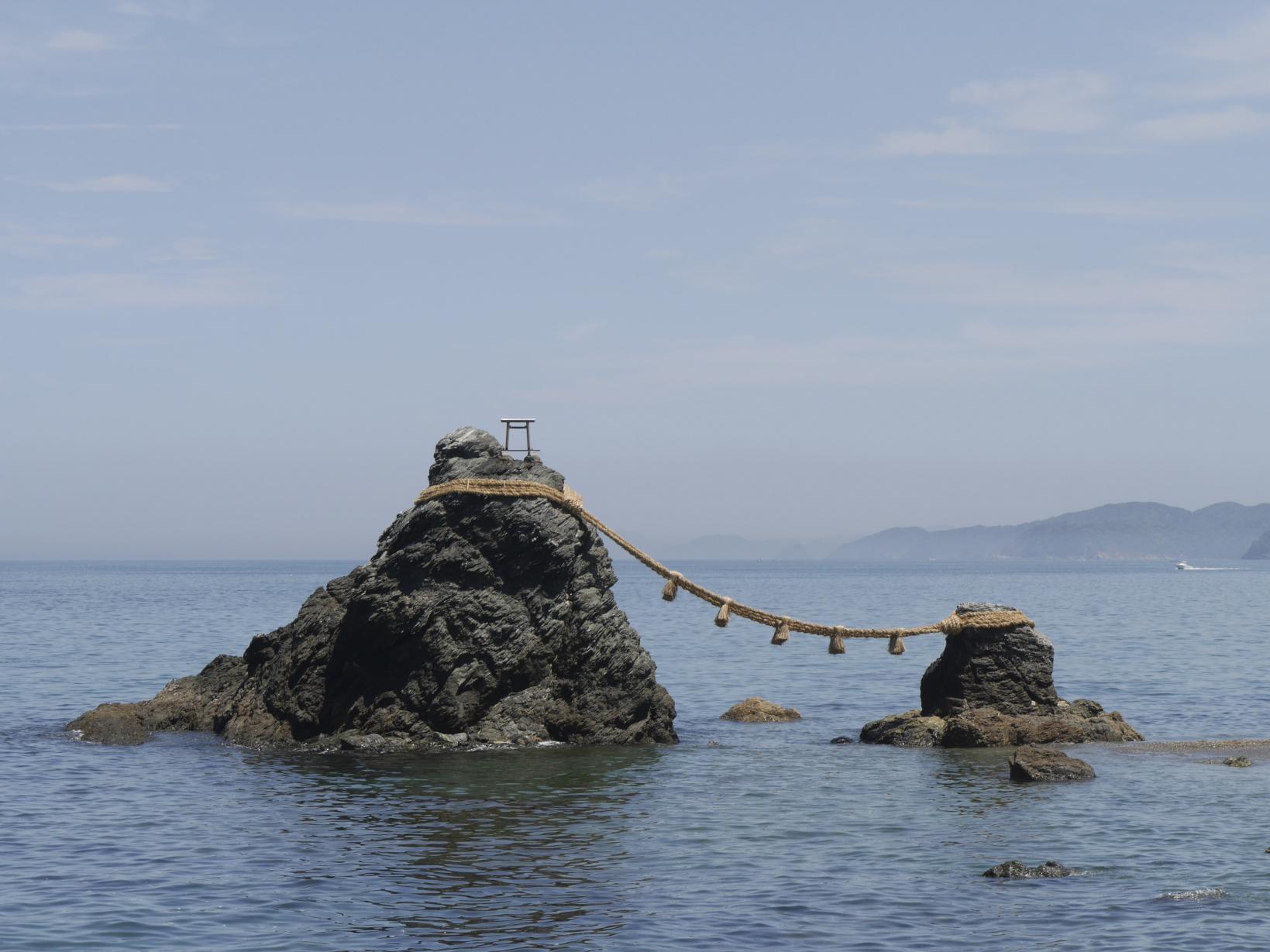 夫婦岩　大注連縄張神事（二見興玉神社）-5