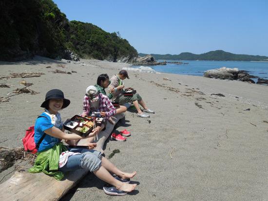 砂浜でゆったり