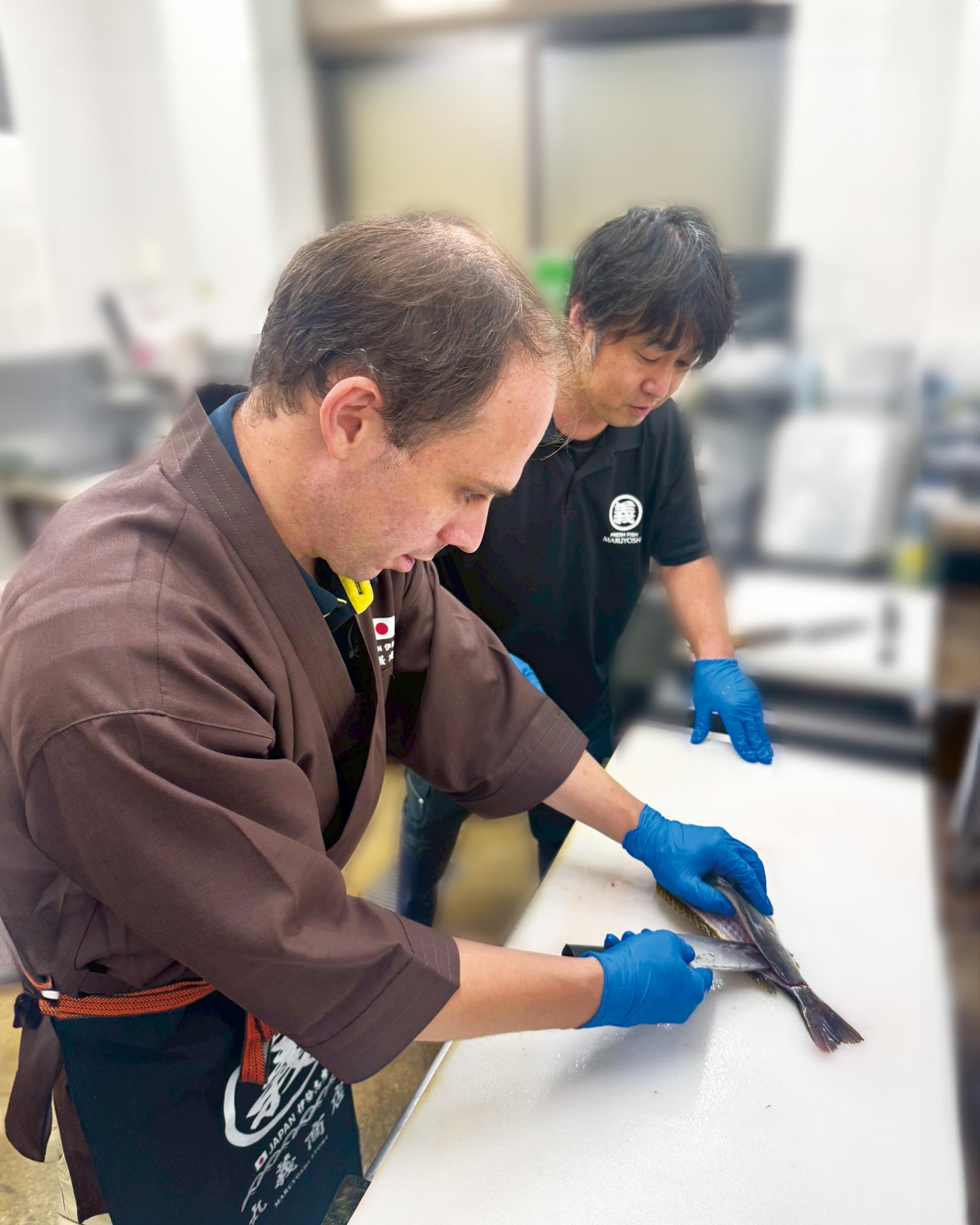 【ラグジュアリーコース】地元鮮魚店プレミアムバックヤード体験　～高級食材を匠の技で～-1