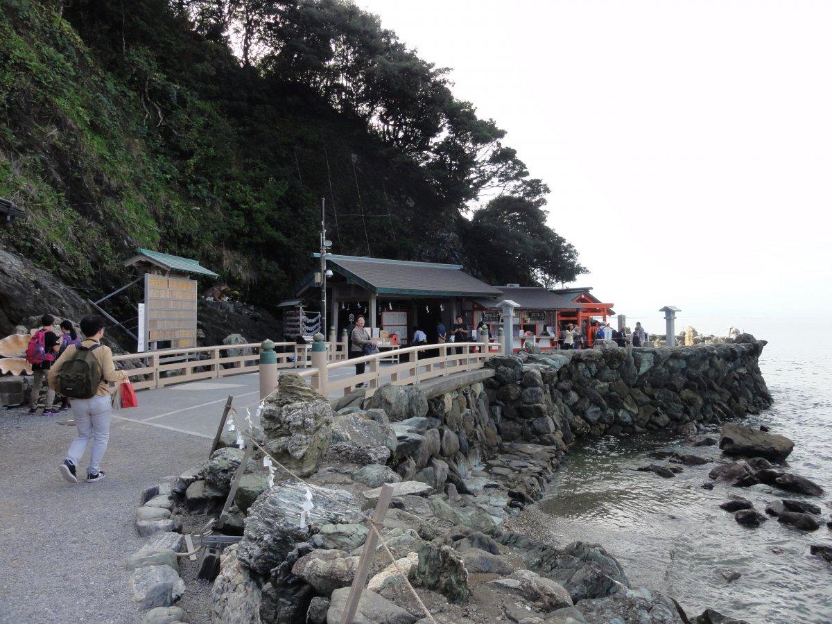Sanctuaire de Futami Okitama (les rochers mariés Meoto Iwa)-9