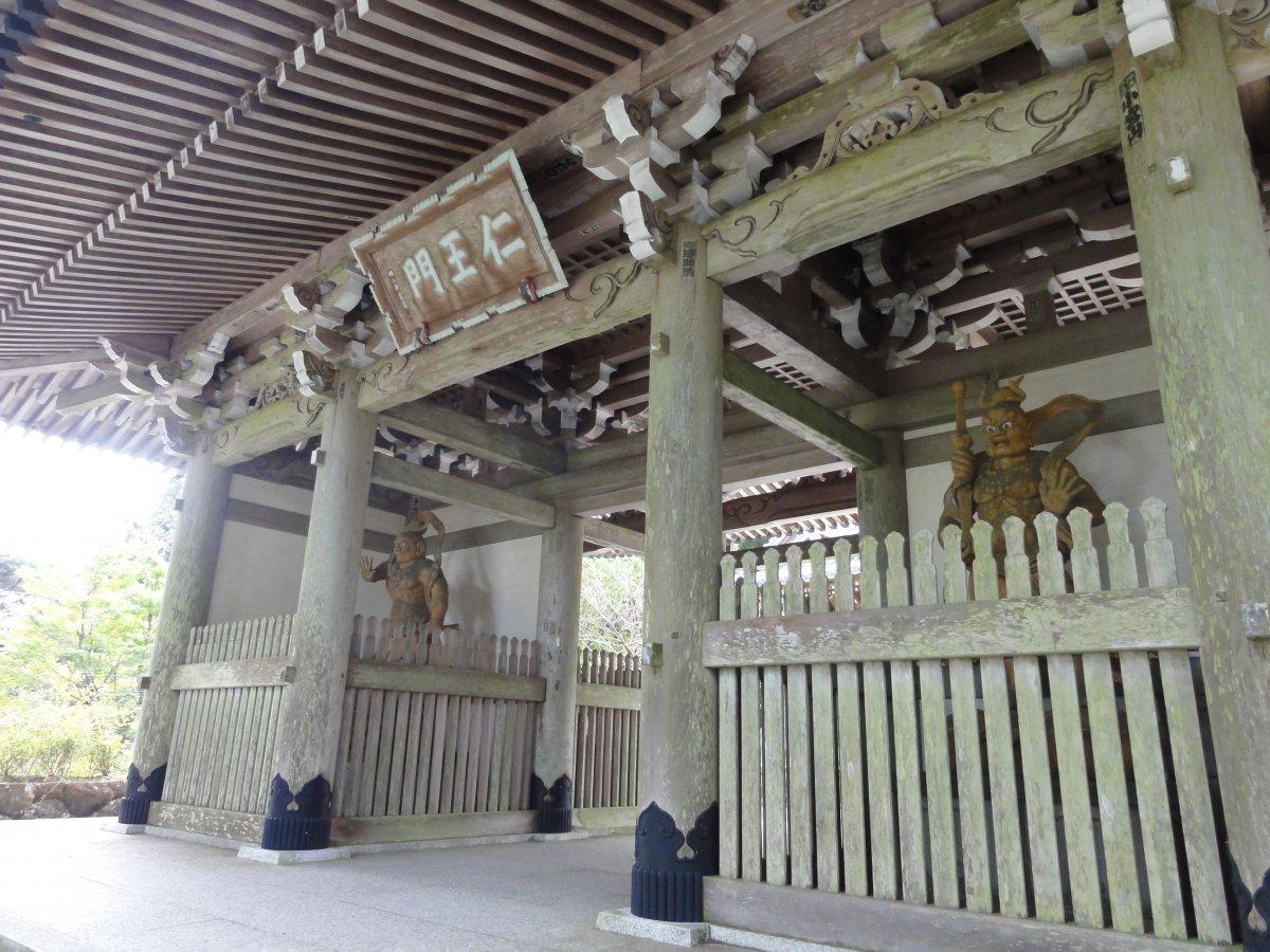 Le temple Asamadake Kongo shoji-5
