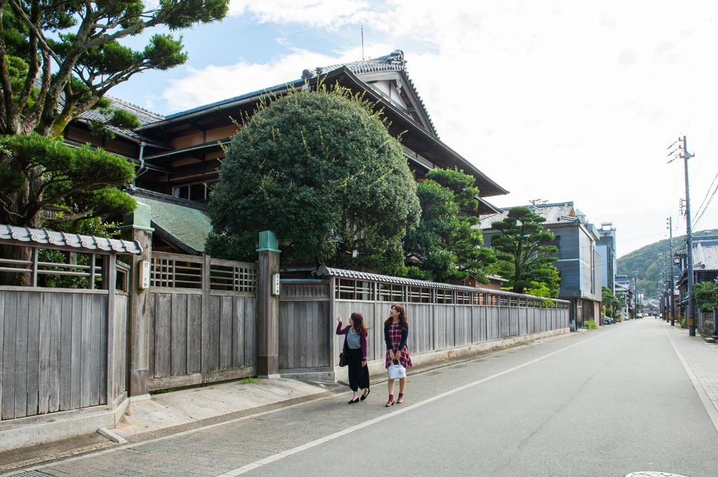 夫婦岩表参道（旅館街）-1