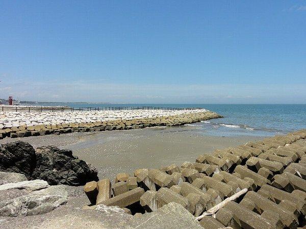 二見浦海岸の波止場-2