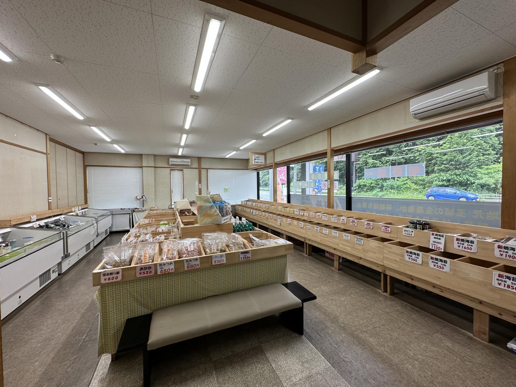 Gusuku -Sales & Processing of Local Products, Tamaki Tourism Bureau-3