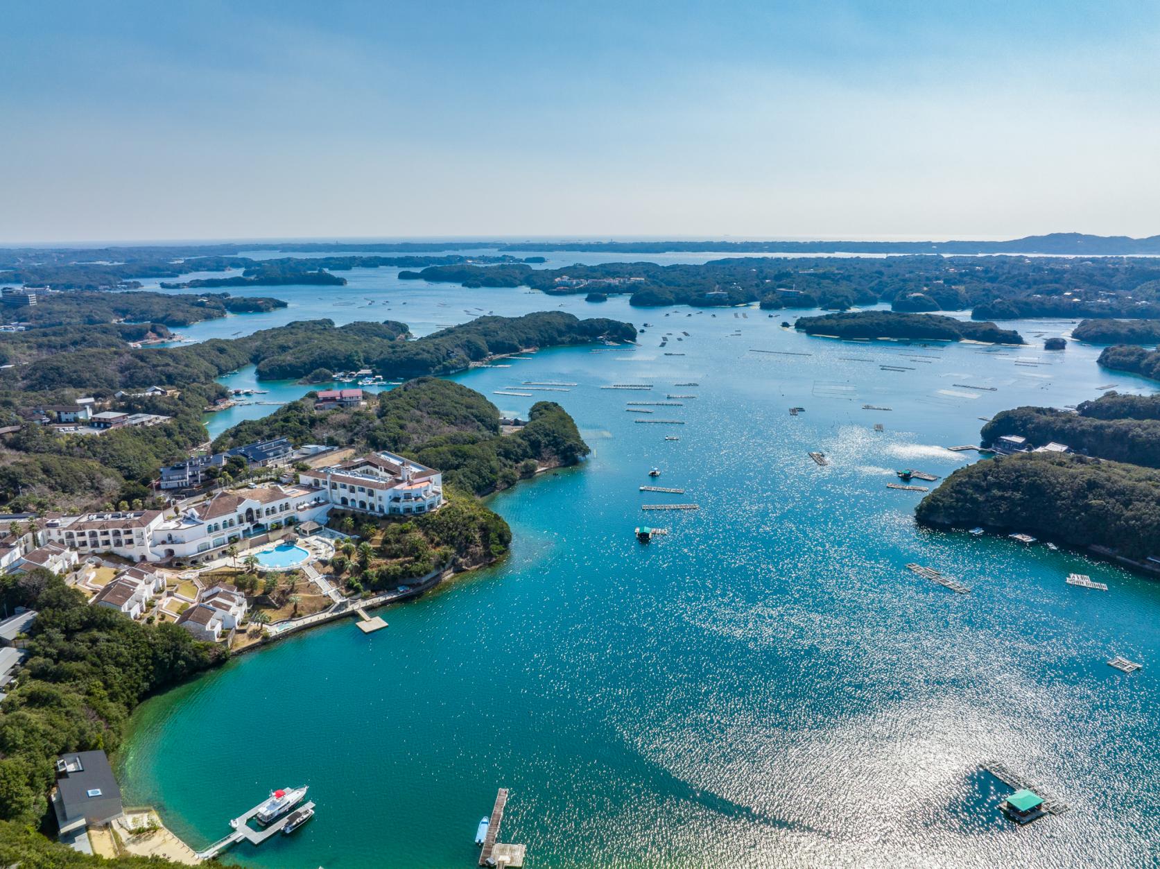ホテル全景と英虞湾