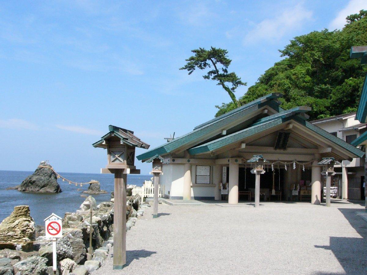 Sanctuaire Futami Okitama et couple de rochers Meoto-iwa-2