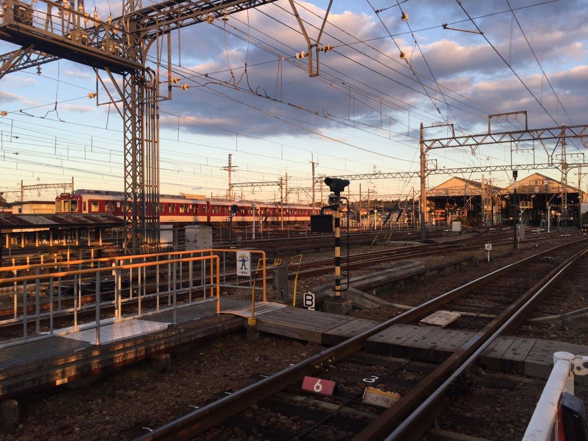 明星駅車両基地の様子