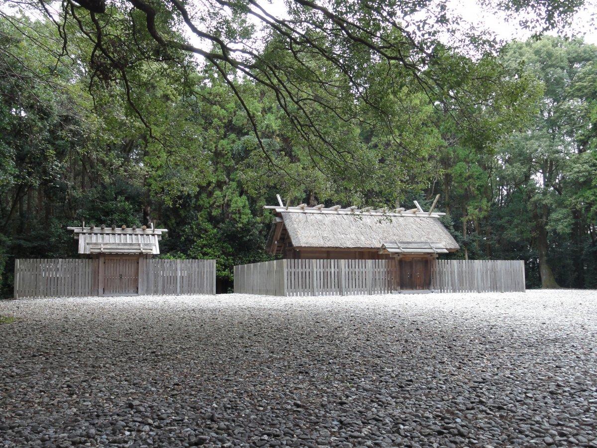 神服織機殿神社末社八所