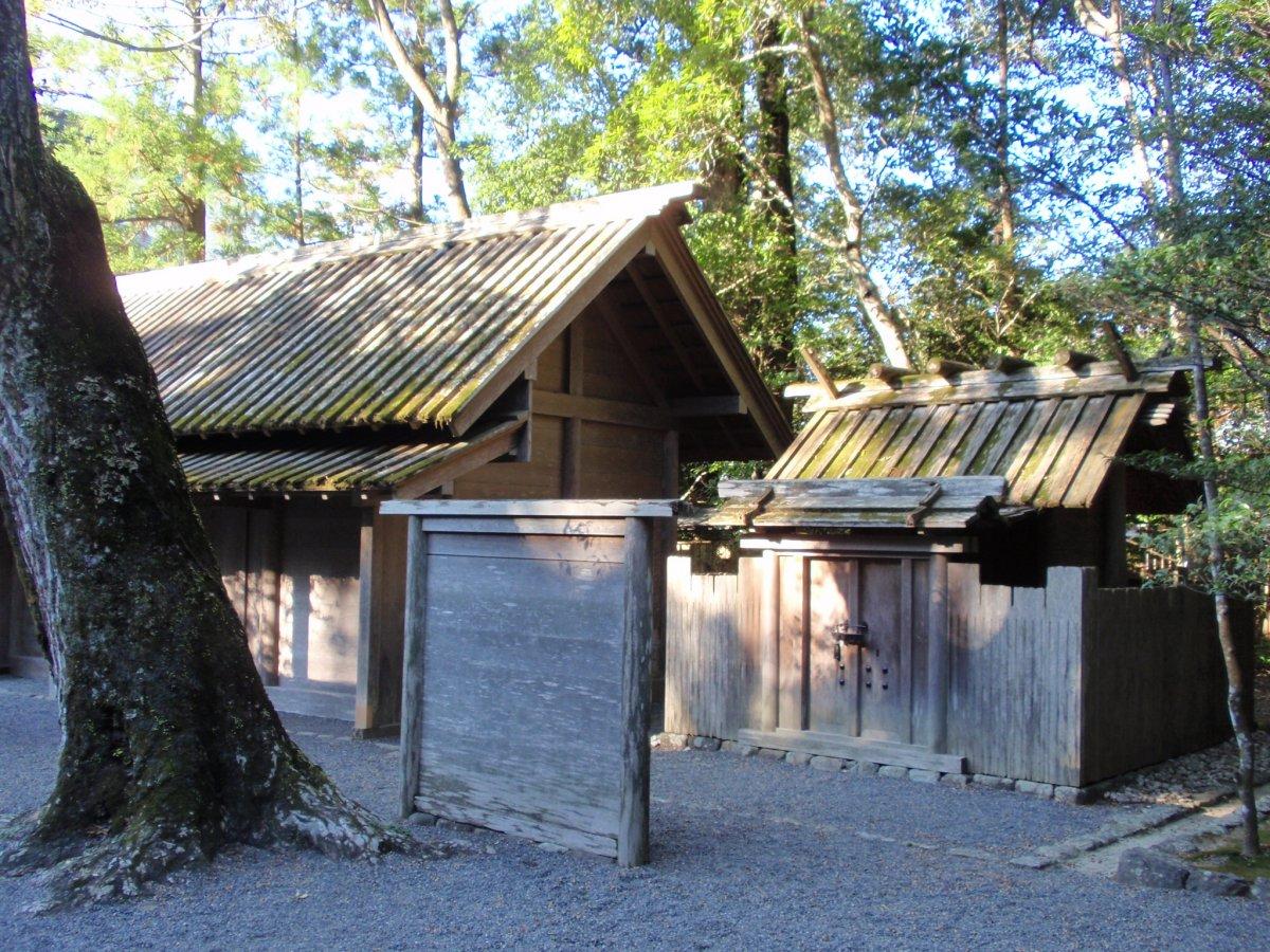 由貴御倉神（伊勢神宮　内宮所管社）-0