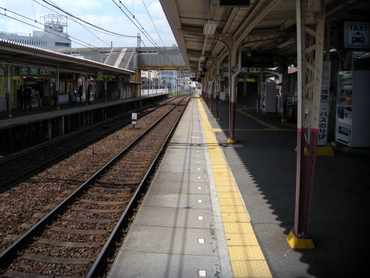 Iseshi Station-3