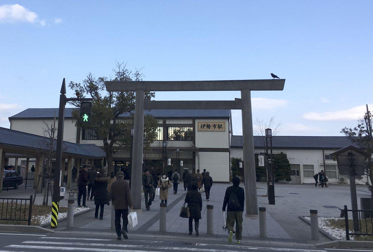 伊勢市駅前（JR側）