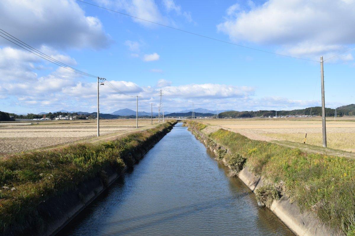 田園と外城田川１