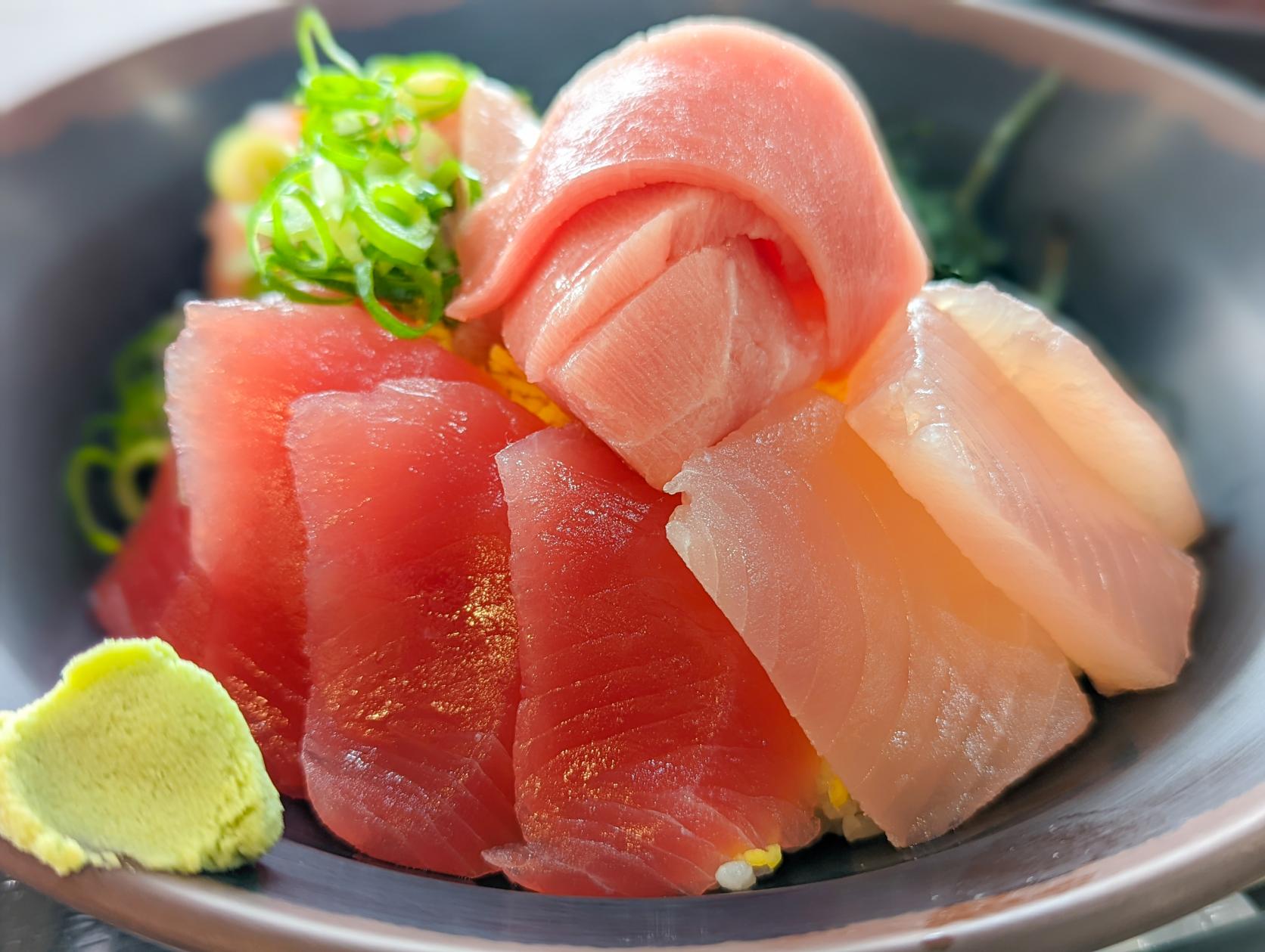 極めつけのまぐろ丼